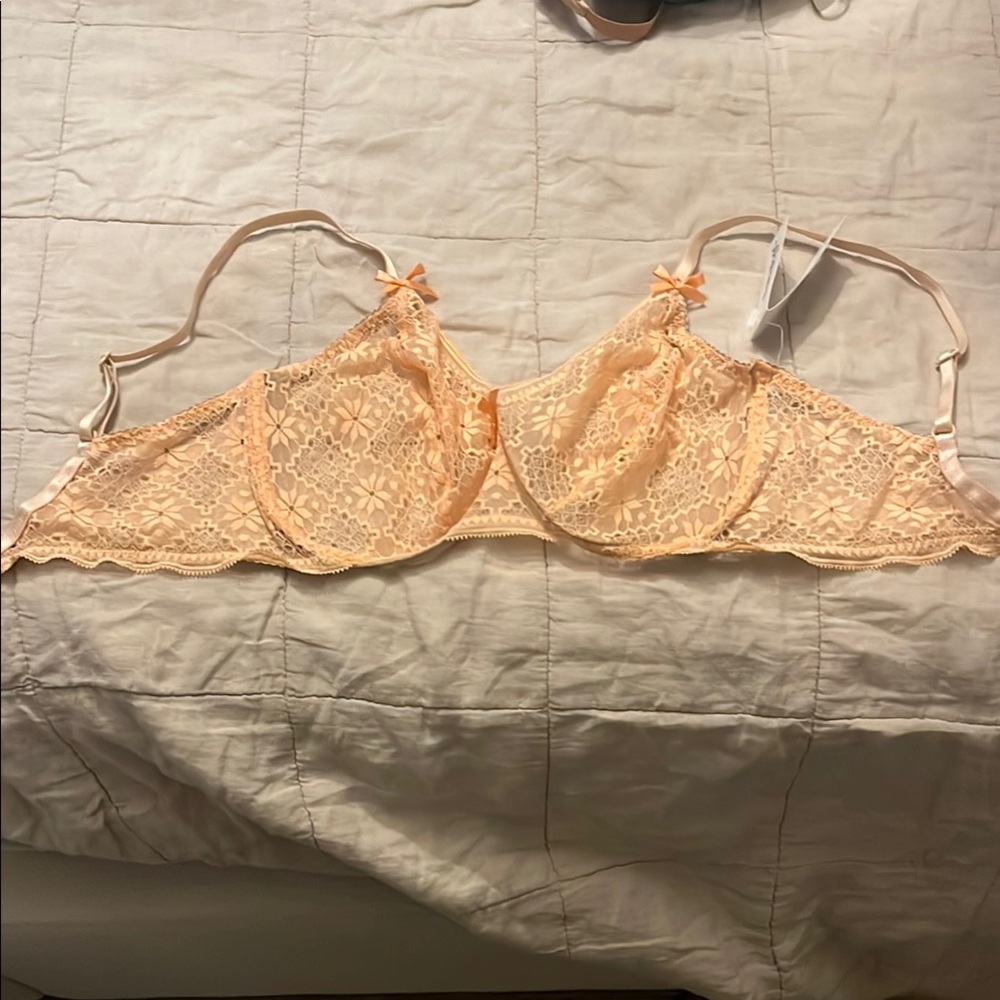 Sokoloff Cream Lace Bralette with Scalloped Edges